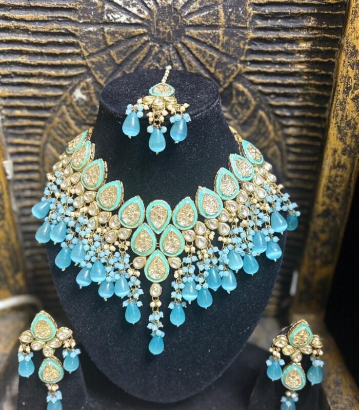 Choker Set with Maang Tikka and Earrings