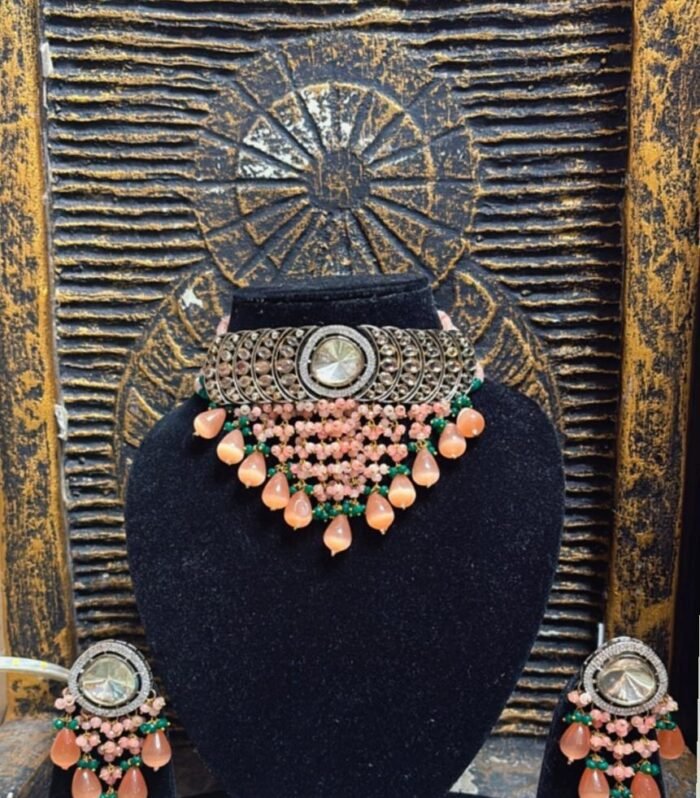 Neckpiece with AD detailing along with earrings